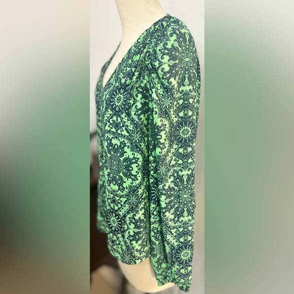 LOFT Green Paisley V-Neck Boho 3/4 Sleeve Chic Soft Flowy Everyday Blouse NWT L - Picture 2 of 4